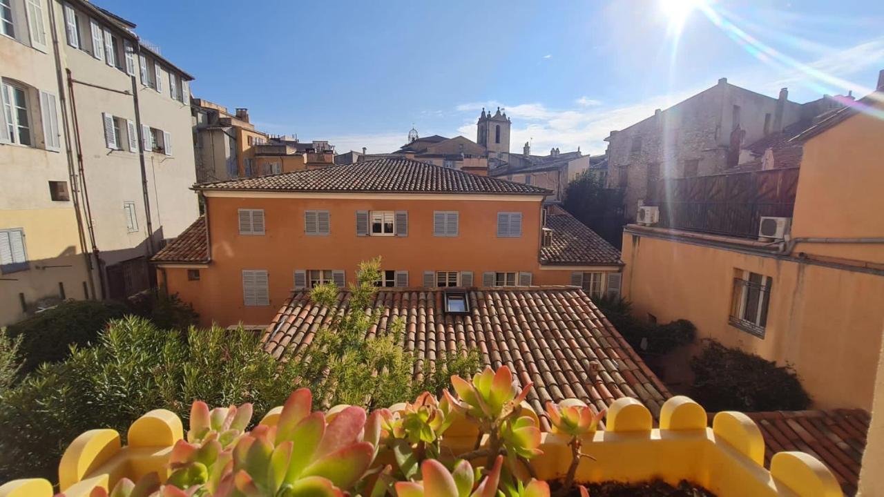 Sunny Apartment With Nice View In History City Center Aix-en-Provence Exterior foto